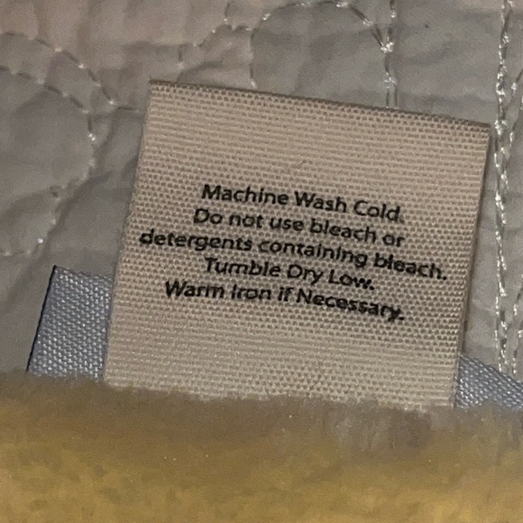 Rae Dunn Queen Bee throw with patch GREAT FOR FALL - Picture 6 of 7